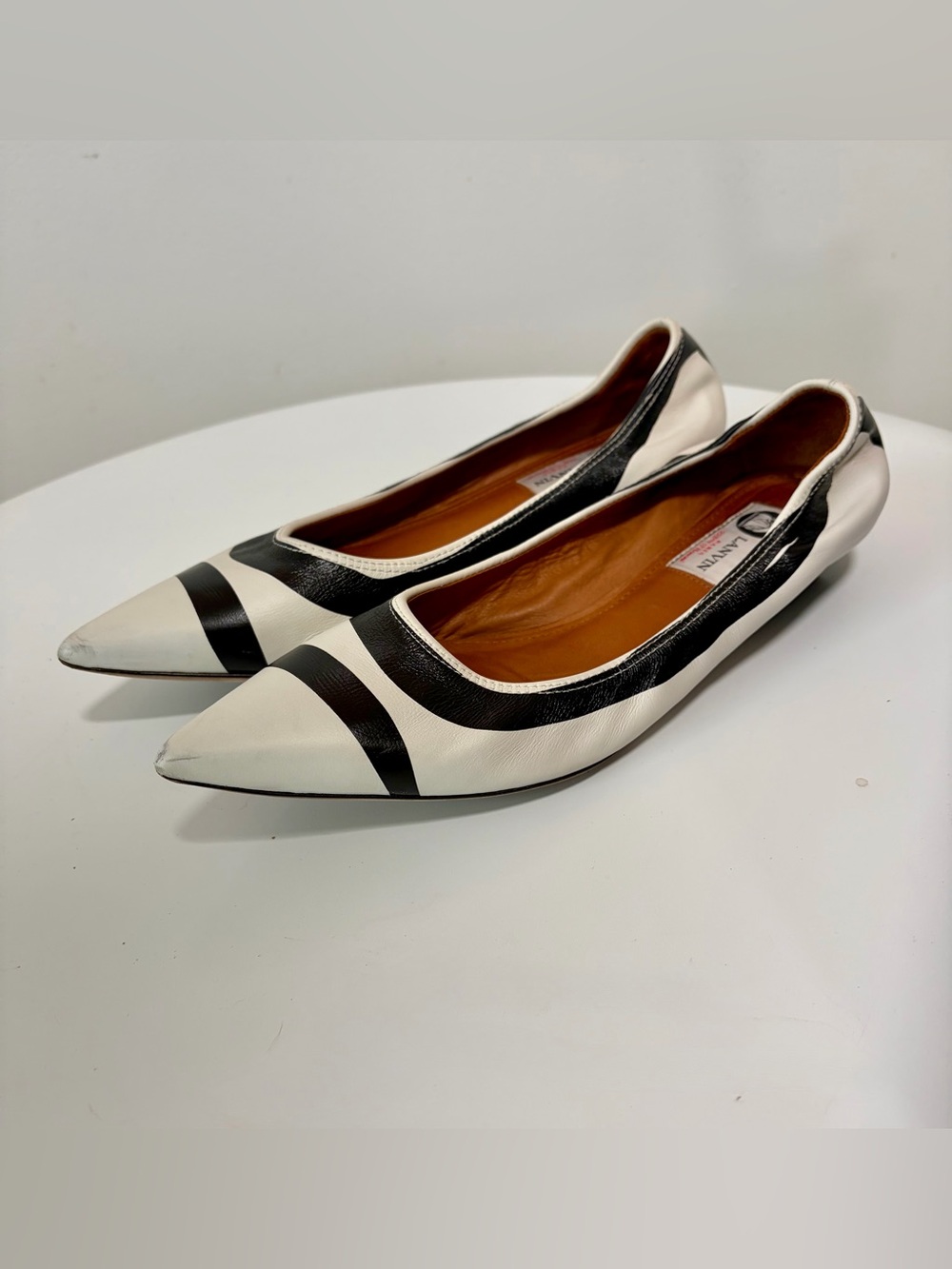 Lanvin Black & White Leather Pointed Toe Ballet Flats size 39